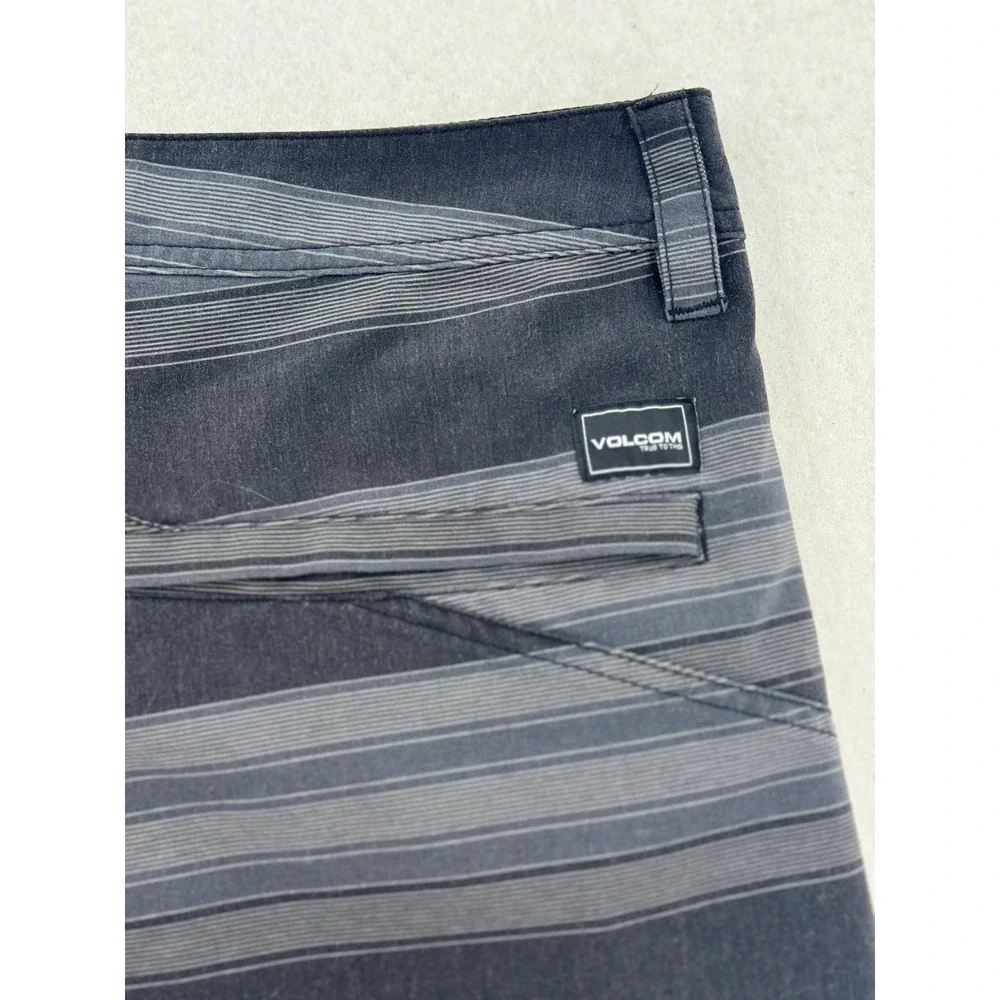 Volcom Mens Frickin Cross Shed Hybrid Board Shorts Size 38 Grey Black Striped